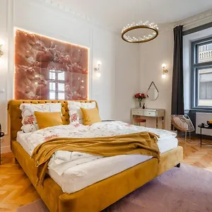 Apartment Emperor Castle View, Prag