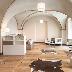 Apartment 3 Epoques By Adrez, Prag